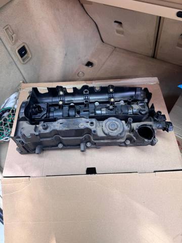 Кришка двигуна 11128589942 BMW