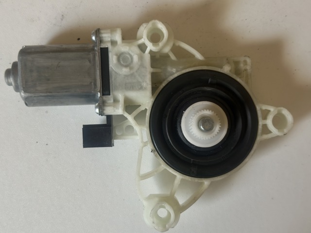 Мотор склопідйомника дверей передніх, лівих A0009065806 MERCEDES