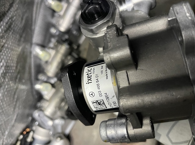Насос ГУР (підсилювача керма) A0034665401 MERCEDES