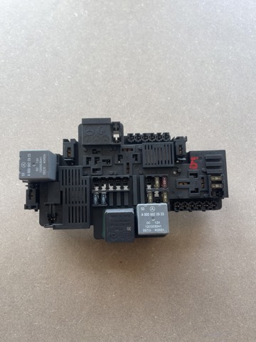 Коробка запобіжників A2139062202 MERCEDES