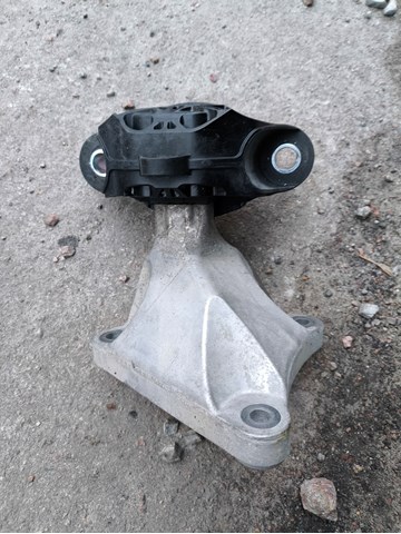 Права подушка мотора 42749054 GM