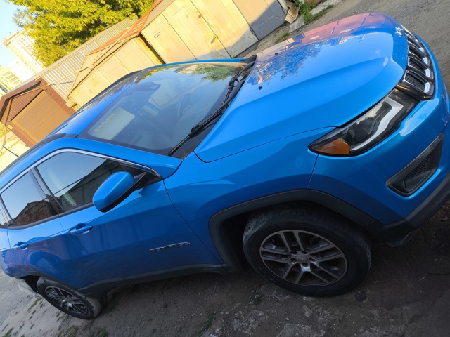 Пасажирські передні двері 68242542AD CHRYSLER