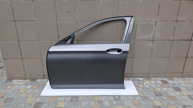 Водійські двері A2137200105 MERCEDES