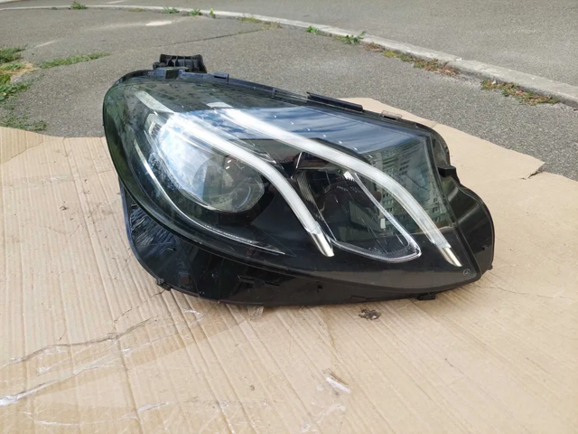 Права блок фара A2139069003 MERCEDES
