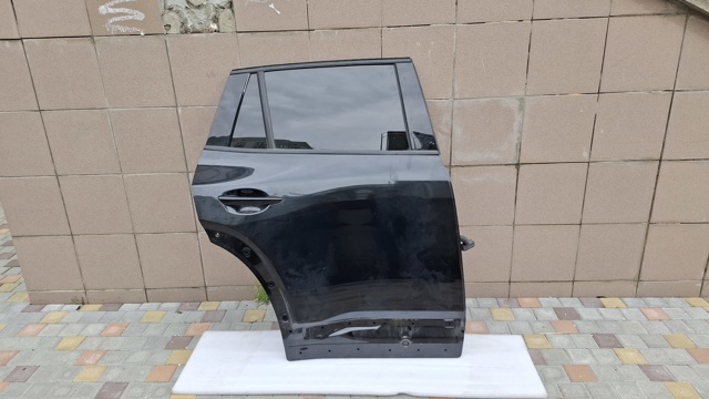Двері задні в зборі VAY07202XB MAZDA