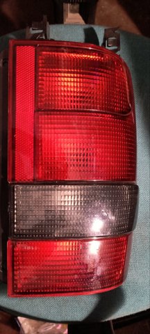 Ліхтар задній лівий Volkswagen Caddy 2