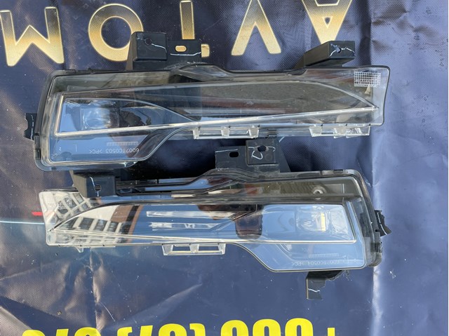 Права протитуманні фари 107739600C TESLA