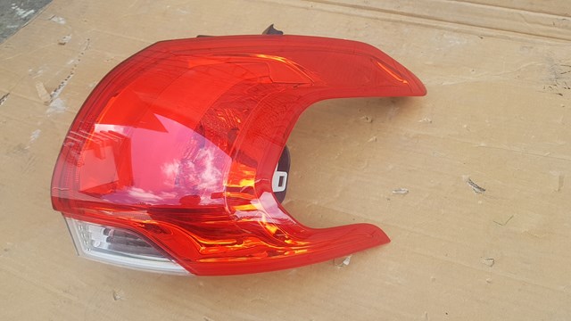 Фара задня права зовнішня 9678074380 PEUGEOT