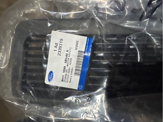 Решітка під лобове скло 2339319 FORD