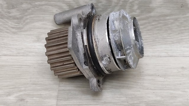 Насос охолодження 03L121011G VAG