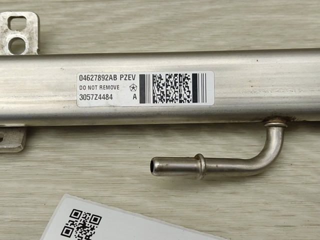 Паливна рампа 04627892AB CHRYSLER