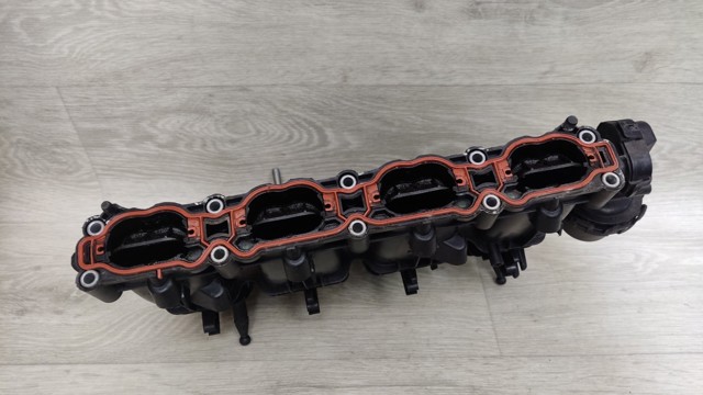 Колектор впускний 06L133201ET VAG