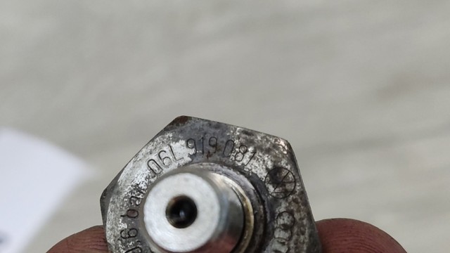 Манометри (показник тиску масла) 06L919081 VAG