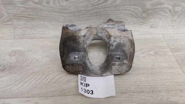 Кронштейн подушки (опори) двигуна, задньої 113325NA0A NISSAN