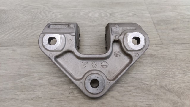 Кронштейн подушки (опори) двигуна, задньої 113326RA0A NISSAN
