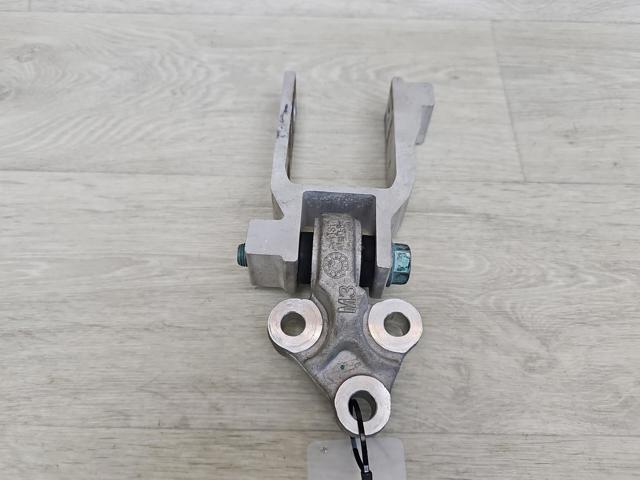 Кронштейн подушки (опори) двигуна, задньої 113326RC0A NISSAN