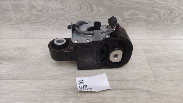 Подушка (опора) двигуна, права верхня 113505NA9D NISSAN