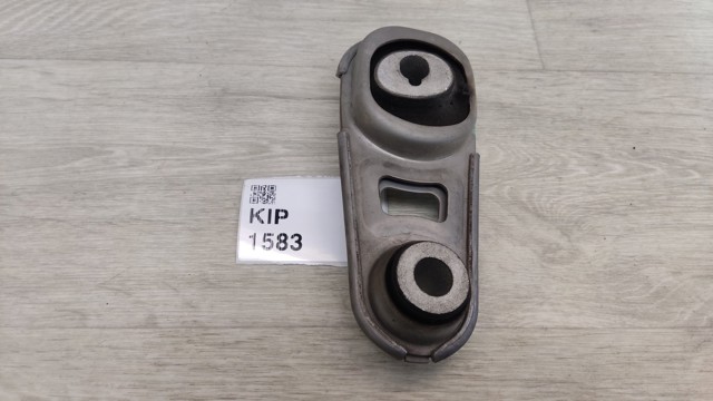 Опора двигуна задня 113606LA0A NISSAN