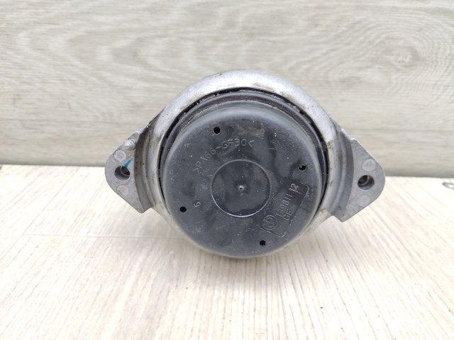 Кронштейн подушки (опори) двигуна, лівої 13981112 BMW
