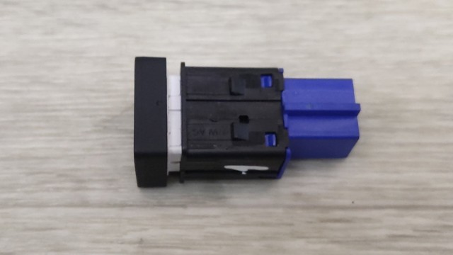 Кнопка включення аварійної сигналізації 17A953509AECU VAG