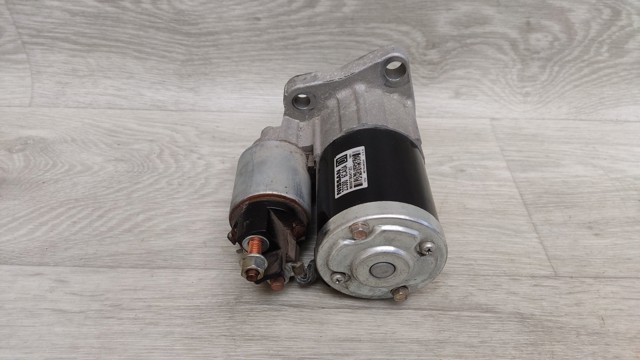 Стартер автомобільний 233006CA0A NISSAN