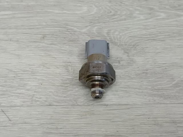 Датчик тиску масла двигуна 250701MC0A NISSAN