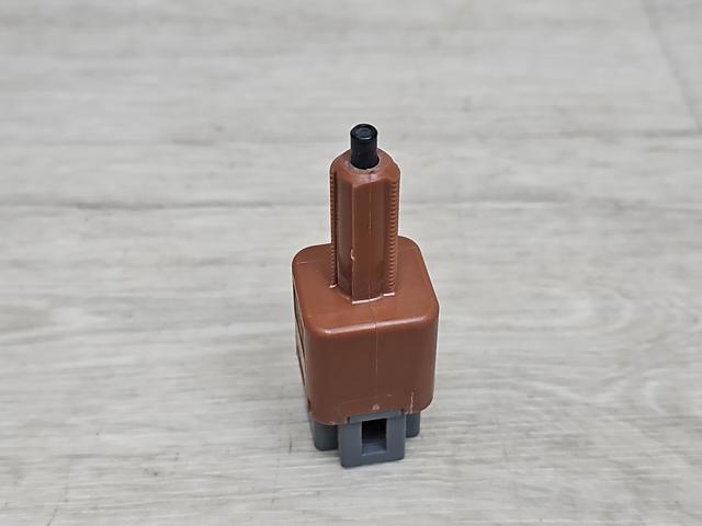 Датчик педалі гальма 25320JN00A NISSAN