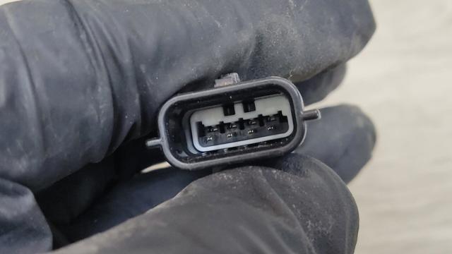 Кнопка приводу замка третіх/ п'ятих дверей 253804EA1A NISSAN