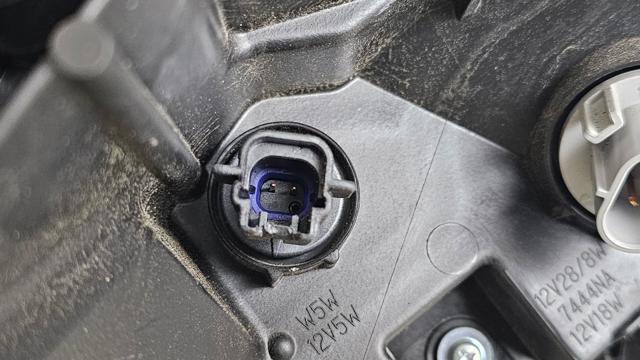 Фара денного світла, ліва 261256RR0D NISSAN