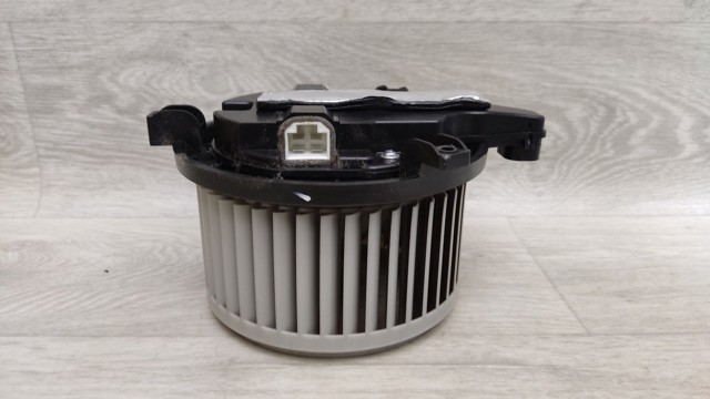 Електромотор пічки 272206RF0A NISSAN