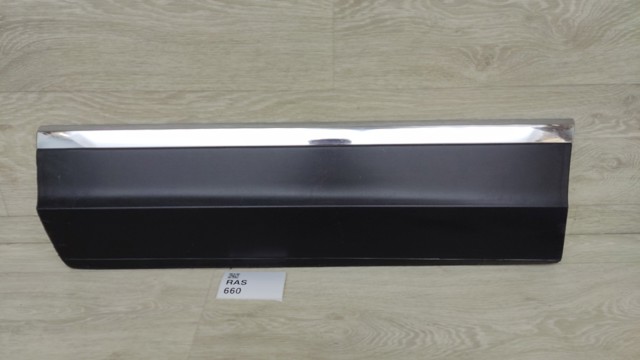 Молдинг задніх лівих дверей, нижній 2GA854949L VAG