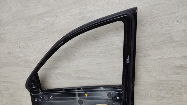 Пасажирські передні двері 30796497 VOLVO