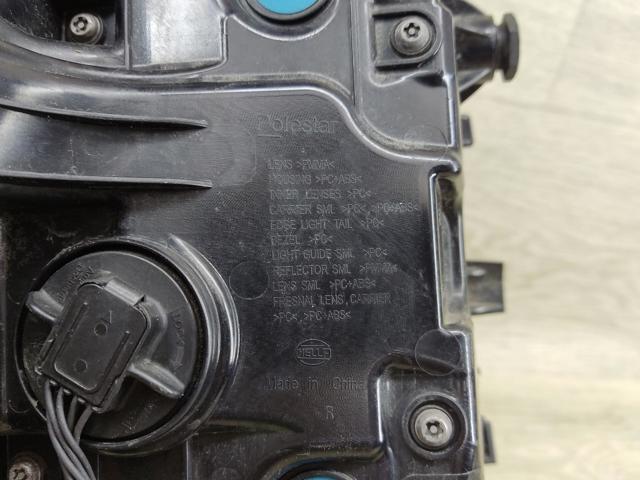 Фара задня права зовнішня 31108943 VOLVO