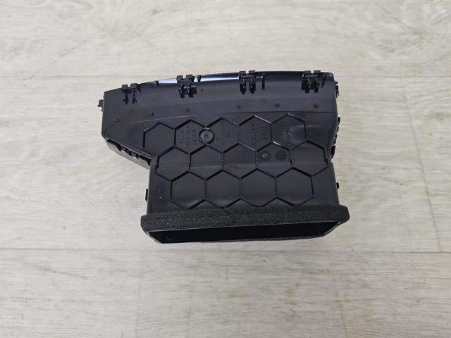 Решітка повітроводу права 31477275 VOLVO