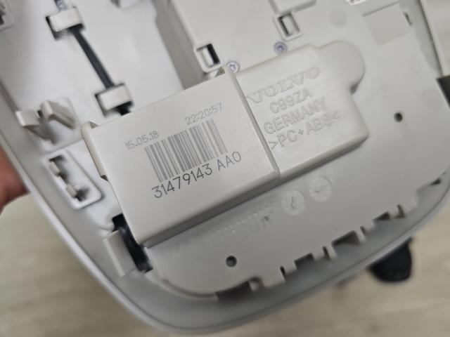 Плафон освітлення кабіни 31479143 VOLVO