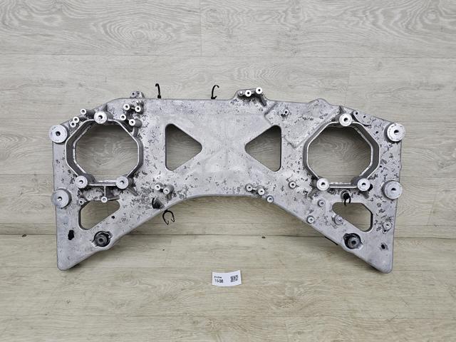 Балка кріплення двигуна 31686305 VOLVO