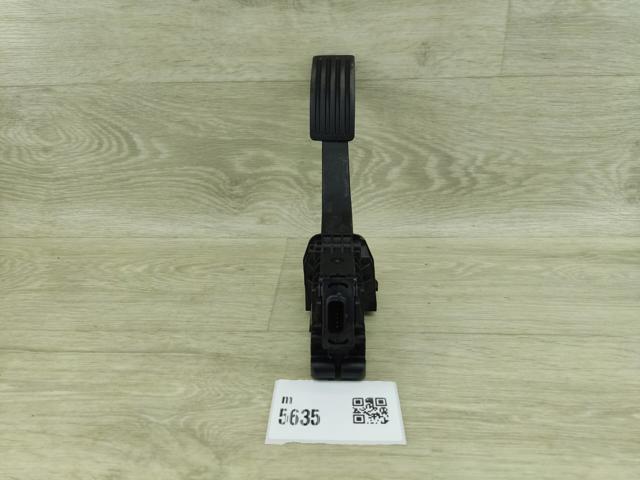 Підаль газу 32264188 VOLVO