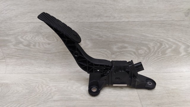 Підаль газу 32700GI100 HYUNDAI