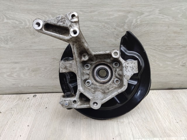 Цапфа поворотна права 3C0505436G VAG