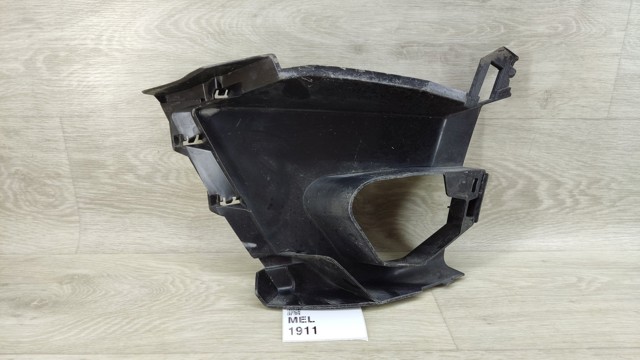 Кронштейн кріплення бампера переднього лівий 3CM807883 VAG