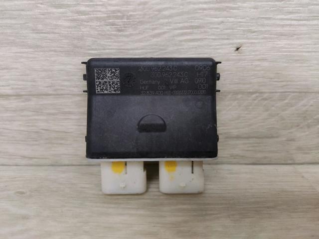 ЕБУ відкриття кришки багажника / двері 3-й (5-й) 3G0962243C VAG