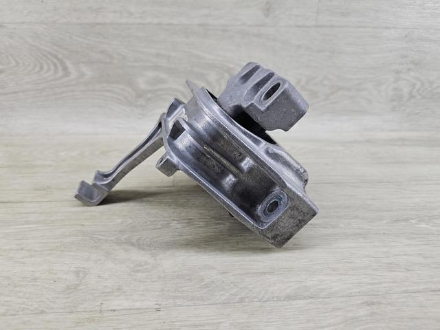 Права опора двигуна 3Q0199262M VAG