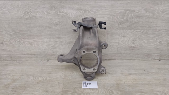 Цапфа передні праві 400146RR0A NISSAN