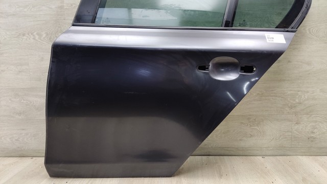 Двері пасажирськи задні ліві 41527191017 BMW