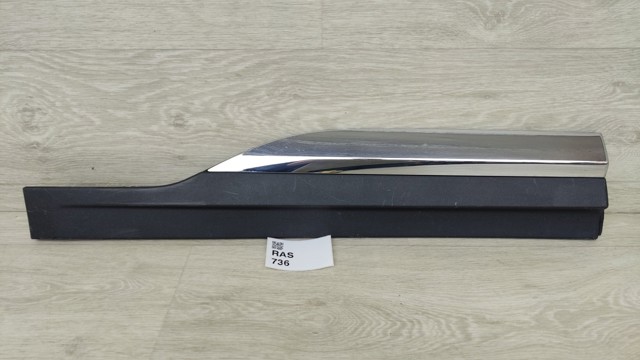 Молдинг задніх правих дверей 42542731 GM