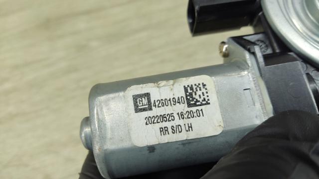Мотор склопідйомника дверей задніх, лівих 42758380 GM