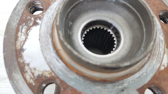 Маточина задня 432025DE0A NISSAN