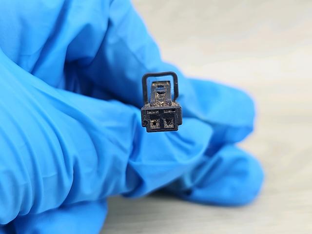 Роз'єм (фішка) ліхтаря підсвітки номерного знака 4B0971832 VAG