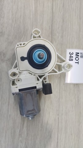 Моторчик склопідйомника двері задніх, правих 4K0959812 VAG