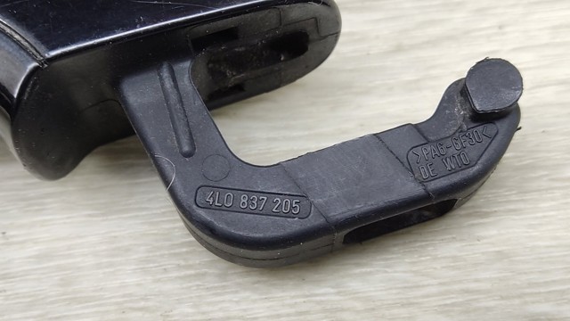 Ручка передніх дверей, зовнішня 4L0837205 VAG